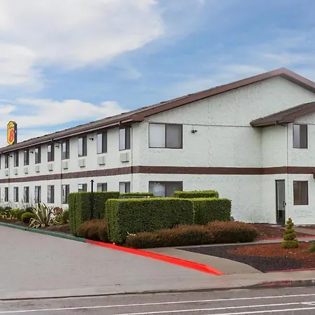 Hotel Super 8 By Wyndham Arcata